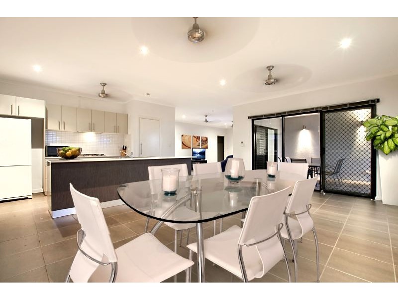 12 Deane Crescent, Rosebery NT 0832