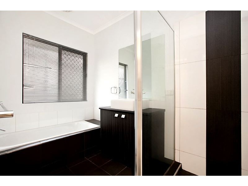 12 Deane Crescent, Rosebery NT 0832