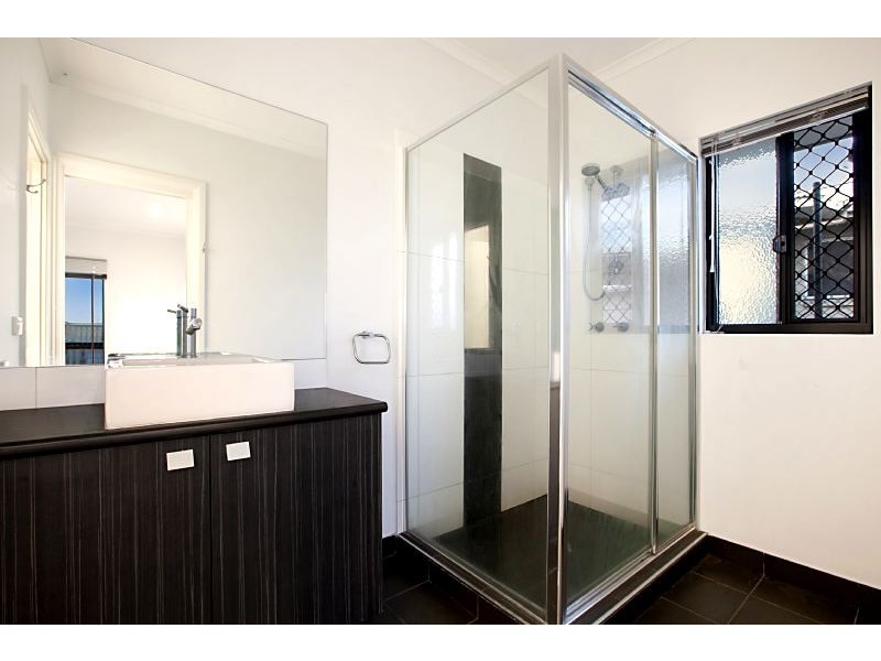 12 Deane Crescent, Rosebery NT 0832