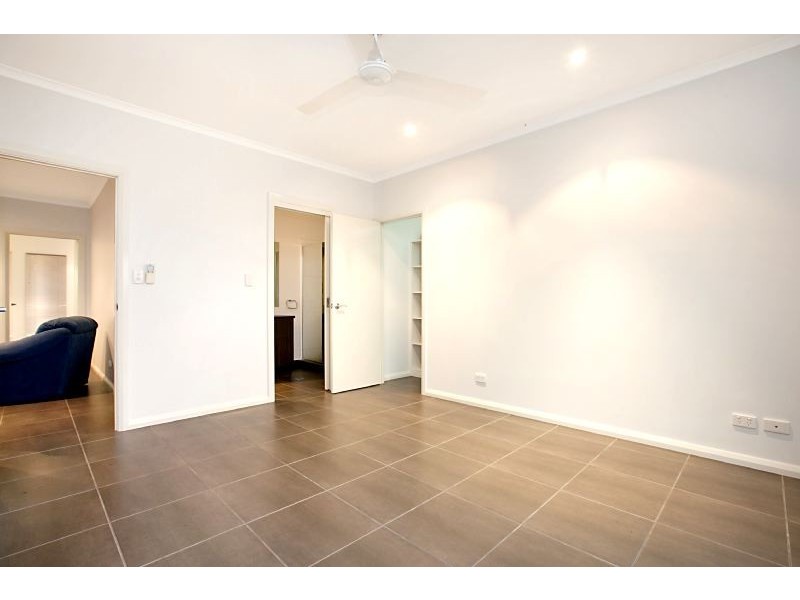 12 Deane Crescent, Rosebery NT 0832