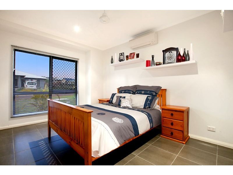 12 Deane Crescent, Rosebery NT 0832