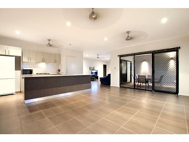 12 Deane Crescent, Rosebery NT 0832