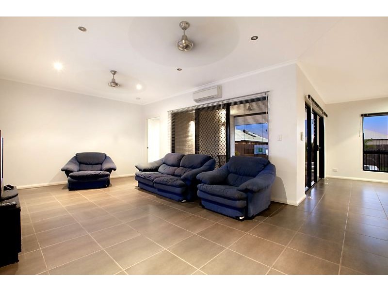 12 Deane Crescent, Rosebery NT 0832