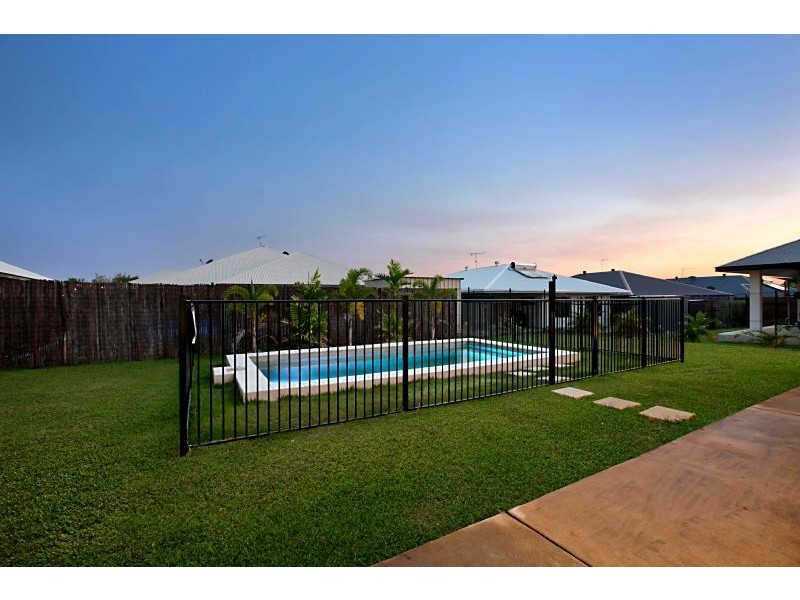 12 Deane Crescent, Rosebery NT 0832