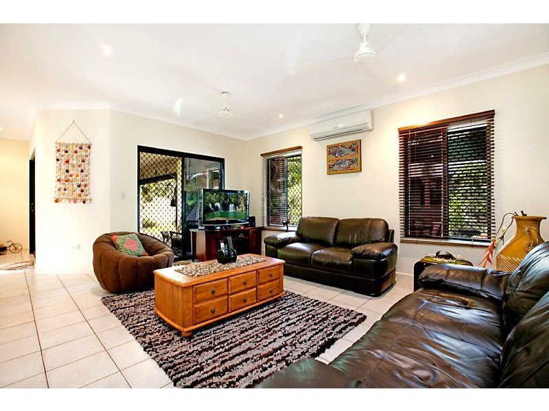 11 Yirra Crescent, Rosebery NT 0832
