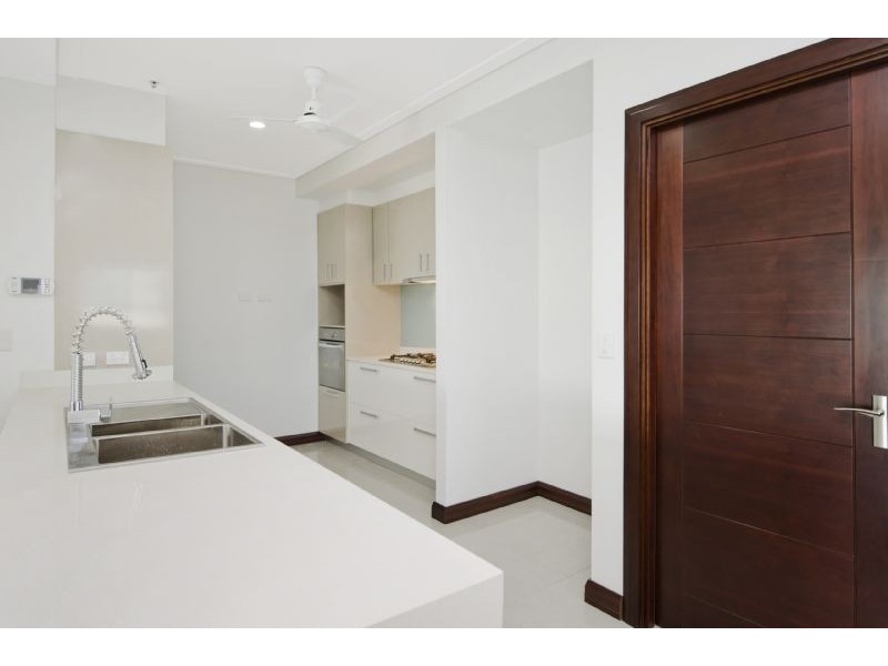 2/29 Woods Street, Darwin NT 0800