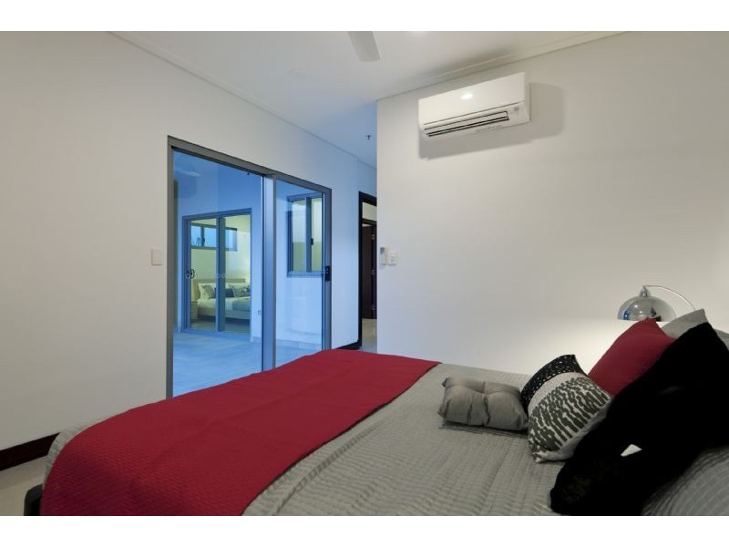 2/29 Woods Street, Darwin NT 0800