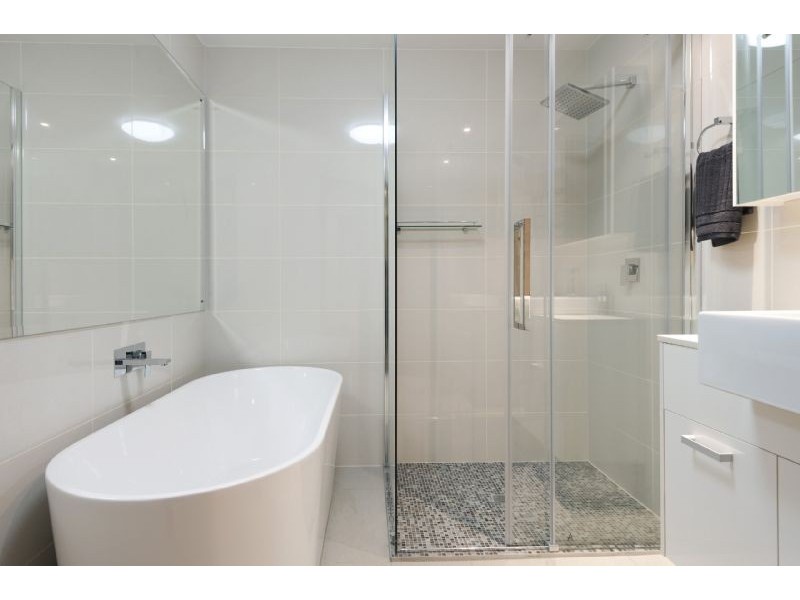 2/29 Woods Street, Darwin NT 0800