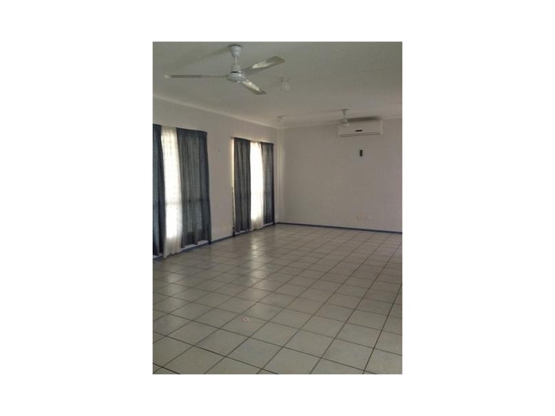 32 Kafcaloudes Crescent, Moulden NT 0830