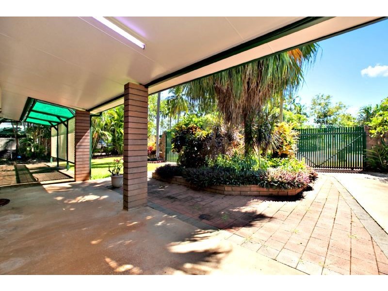 17 Landers Court, Gray NT 0830