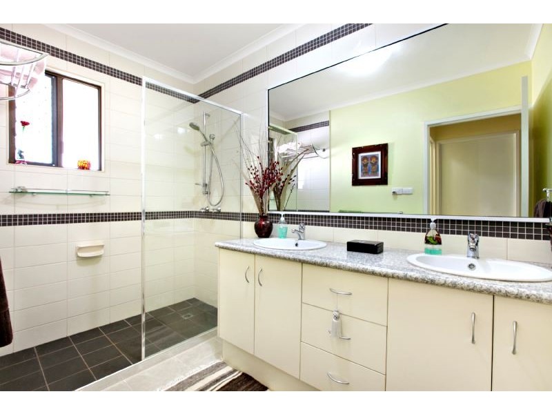 17 Landers Court, Gray NT 0830