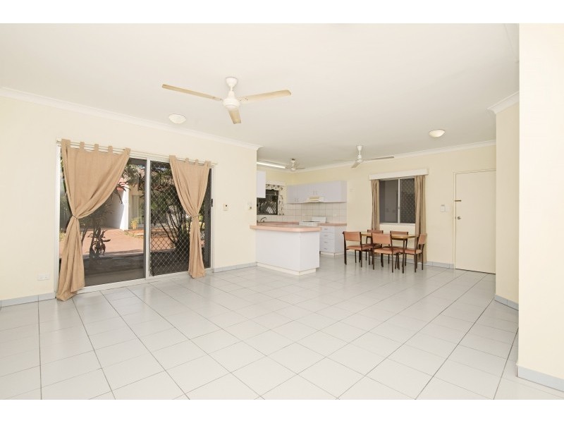 3/7 Livistona road, Karama NT 0812