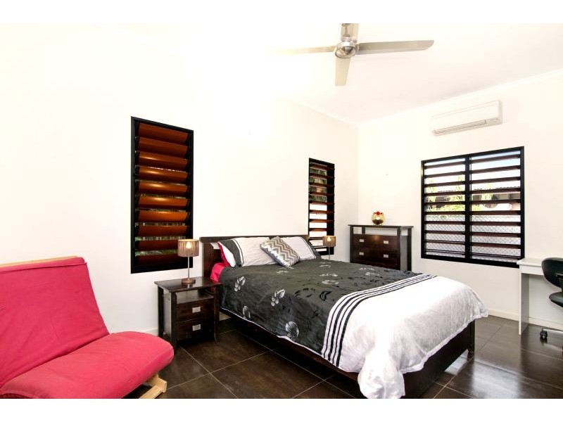 8 Bryden Street, Rosebery NT 0832