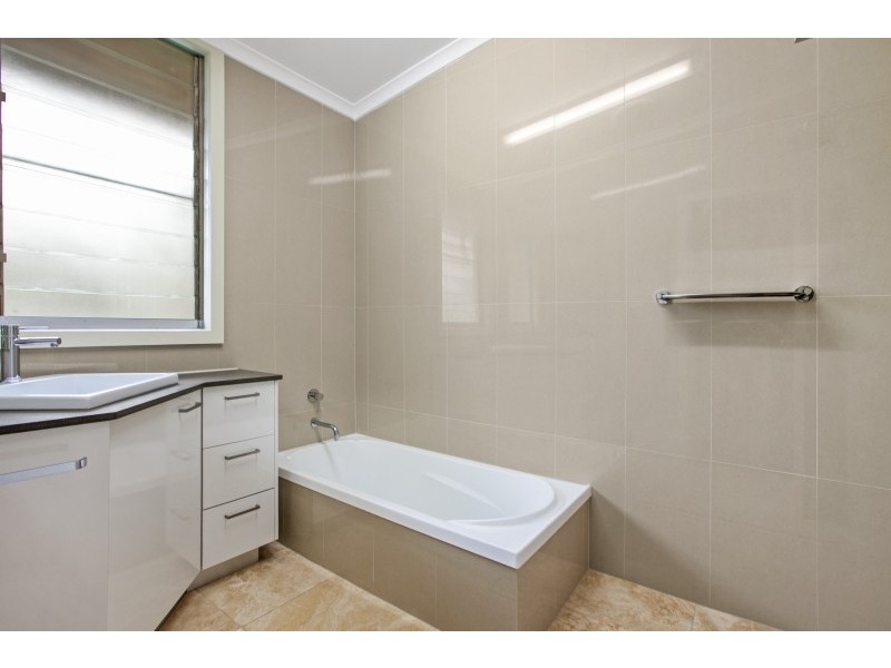 4 Matthews Road, Malak NT 0812