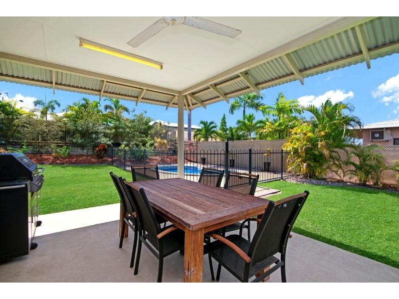 8 Bowrey Crescent, Farrar NT 0830