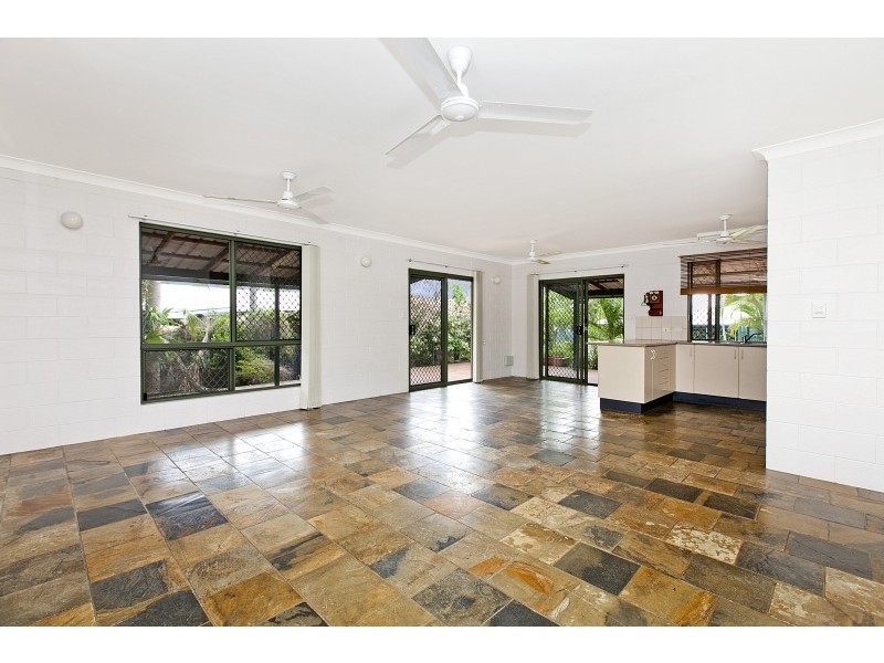 2 Lobelia Court, Rosebery NT 0832