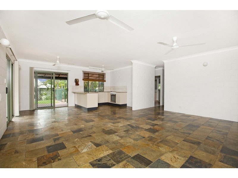 2 Lobelia Court, Rosebery NT 0832