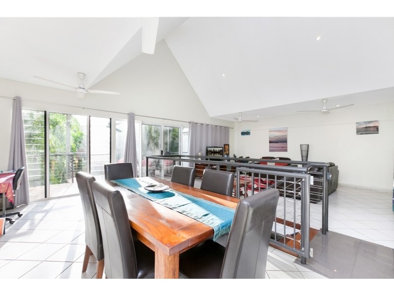 2/8 Gardens Road, The Gardens NT 0820