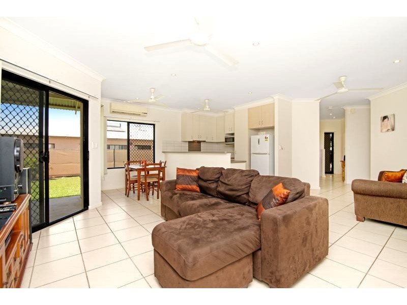 8 Bowrey Crescent, Farrar NT 0830