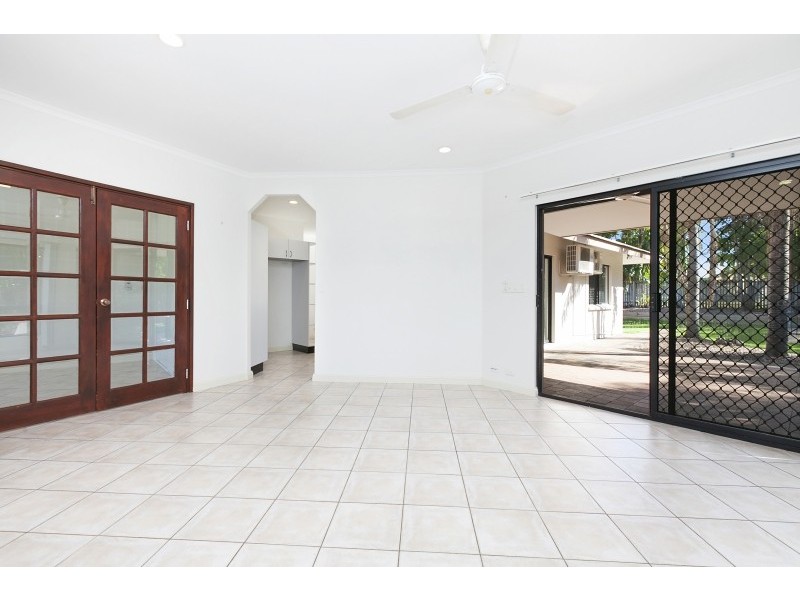 11 Lancewood Street, Rosebery NT 0832