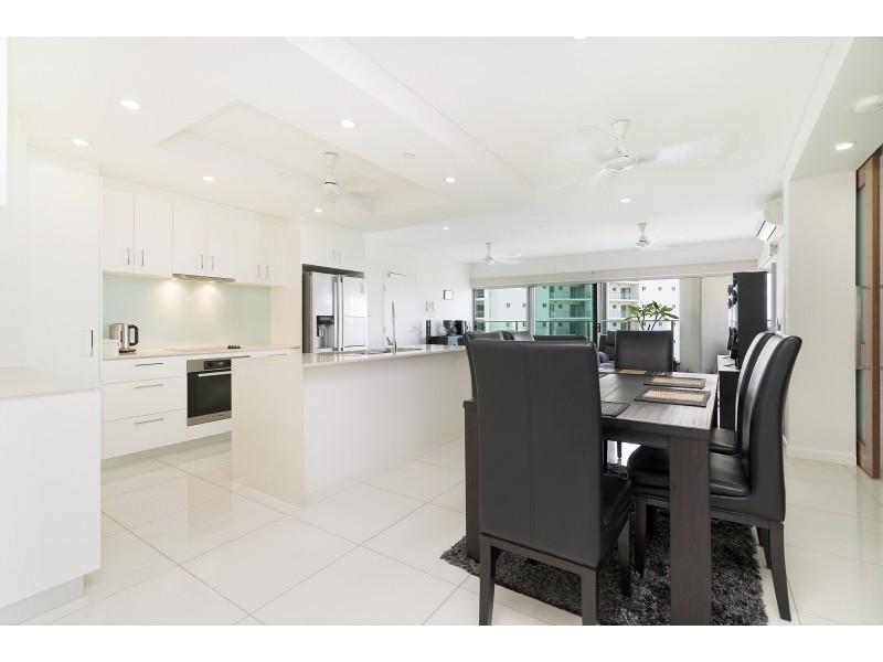 6007/27 Woods Street, Darwin NT 0800