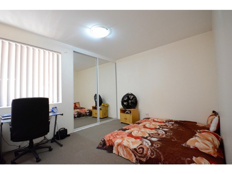 10/11 Station Street West, Harris Park NSW 2150