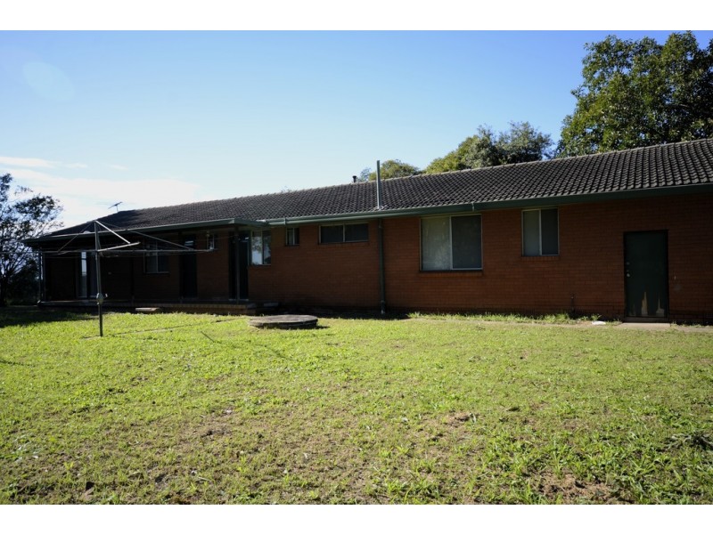 25 Sixth Avenue, West Hoxton NSW 2171