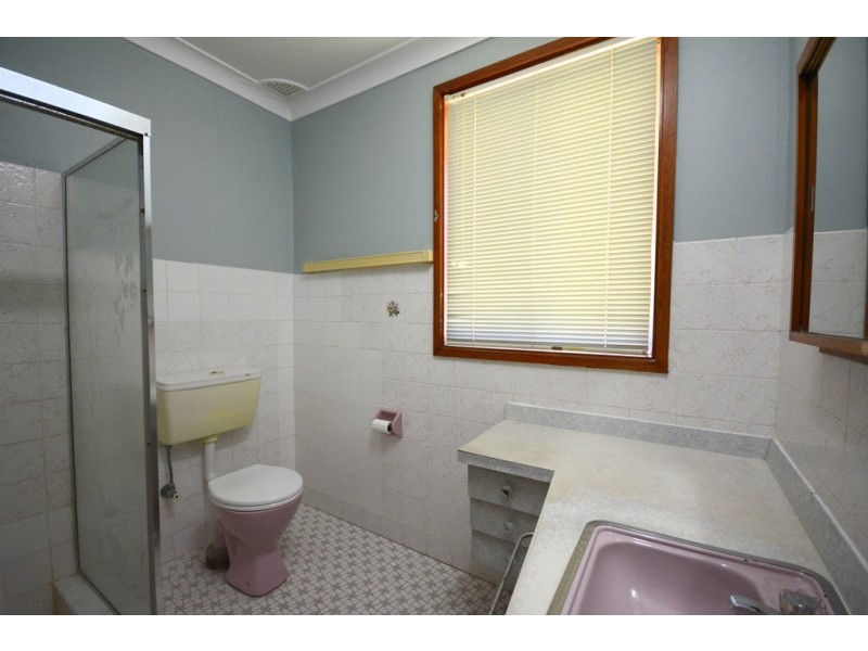 25 Sixth Avenue, West Hoxton NSW 2171
