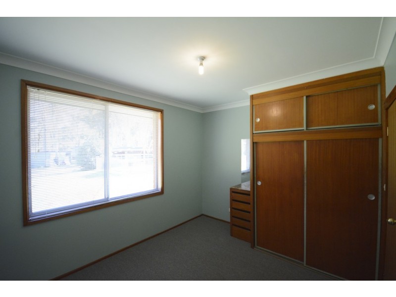 25 Sixth Avenue, West Hoxton NSW 2171