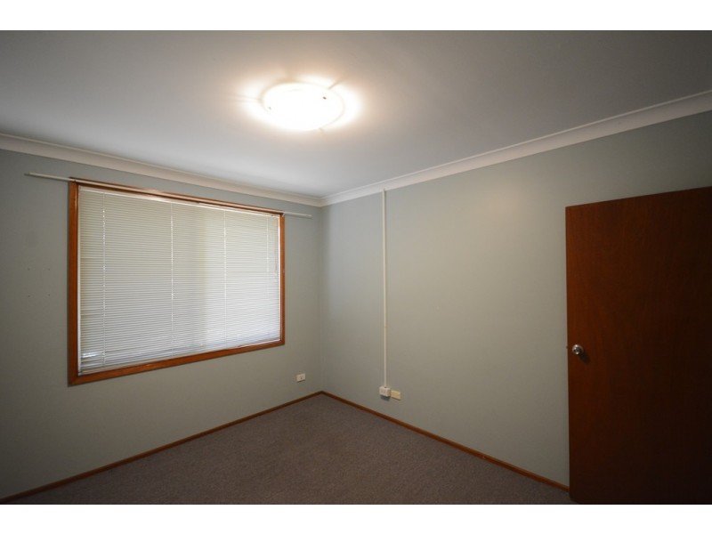 25 Sixth Avenue, West Hoxton NSW 2171