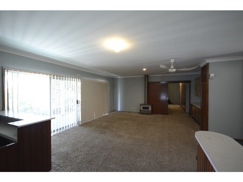 25 Sixth Avenue, West Hoxton NSW 2171