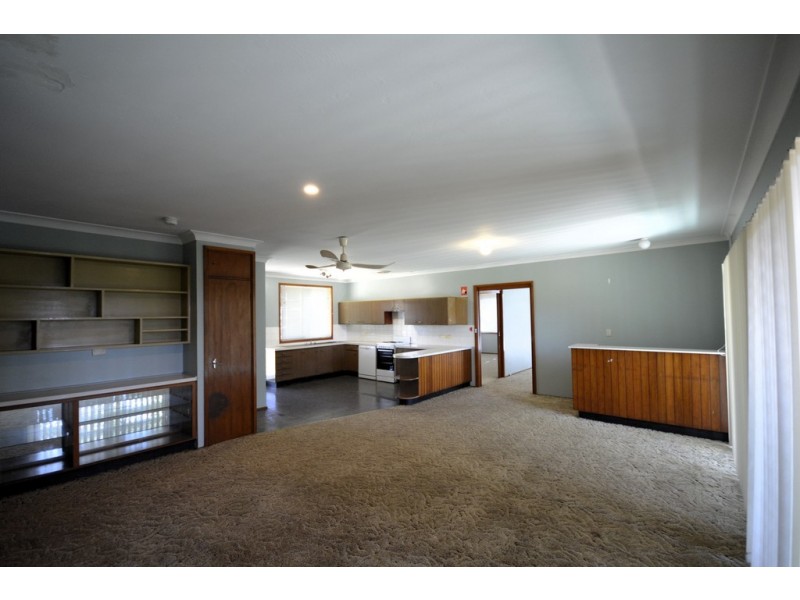 25 Sixth Avenue, West Hoxton NSW 2171