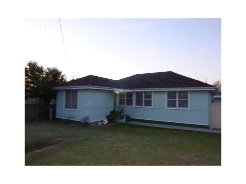 21 ADRIAN AVE, Lurnea NSW 2170
