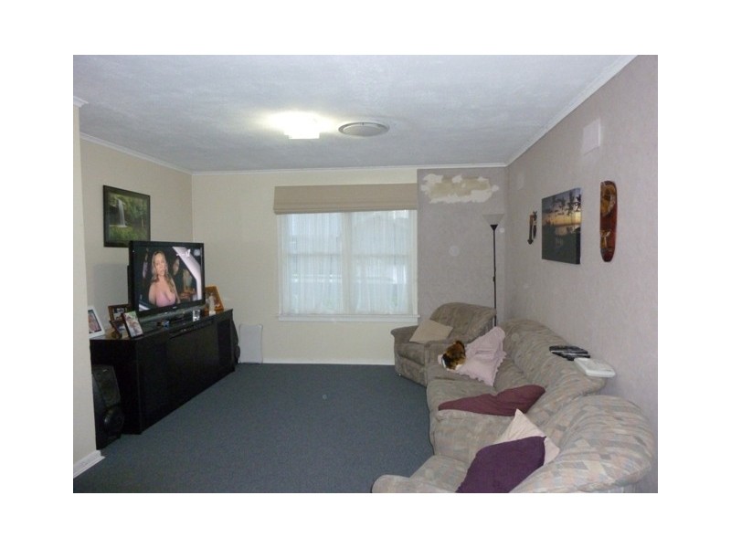 21 ADRIAN AVE, Lurnea NSW 2170