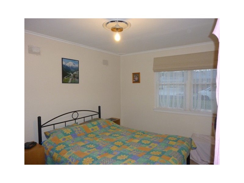 21 ADRIAN AVE, Lurnea NSW 2170