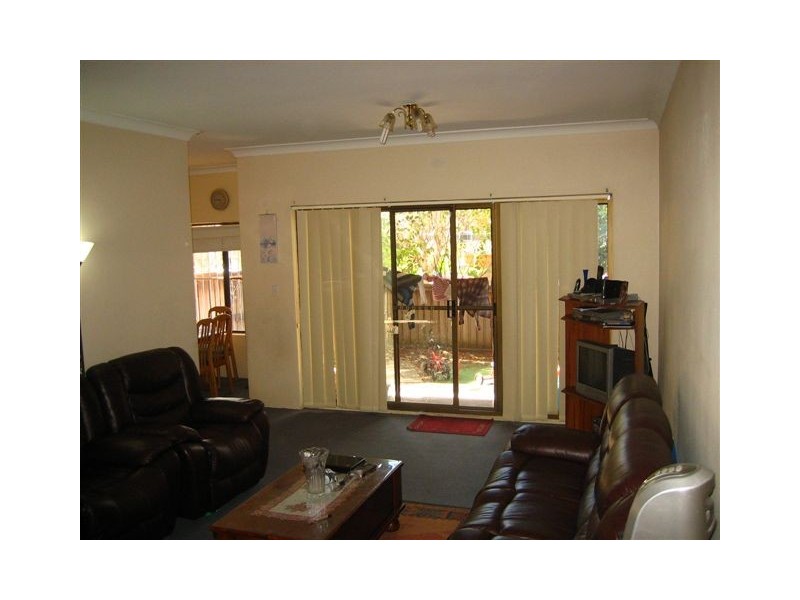1/24  Helen St, Westmead NSW 2145