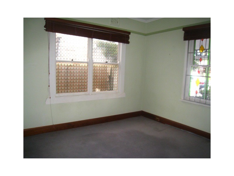 8 Oak Street, Parramatta NSW 2150