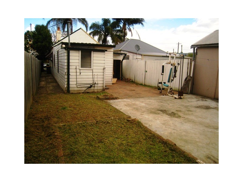 8 Oak Street, Parramatta NSW 2150