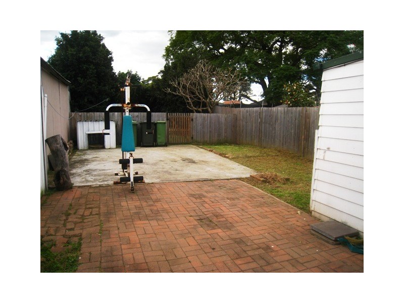 8 Oak Street, Parramatta NSW 2150