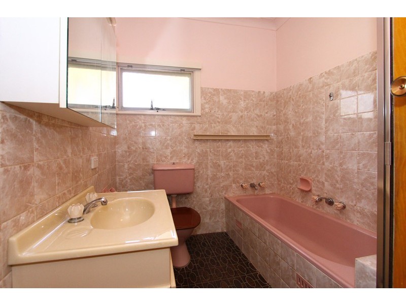 32  Allambie Ave, Northmead NSW 2152