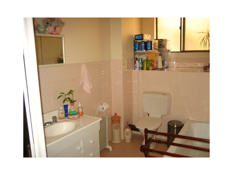 2/24 Helen St, Westmead NSW 2145