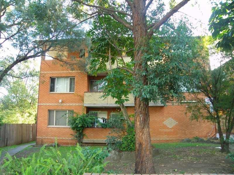 2/12-14 Wigram Street, Harris Park NSW 2150