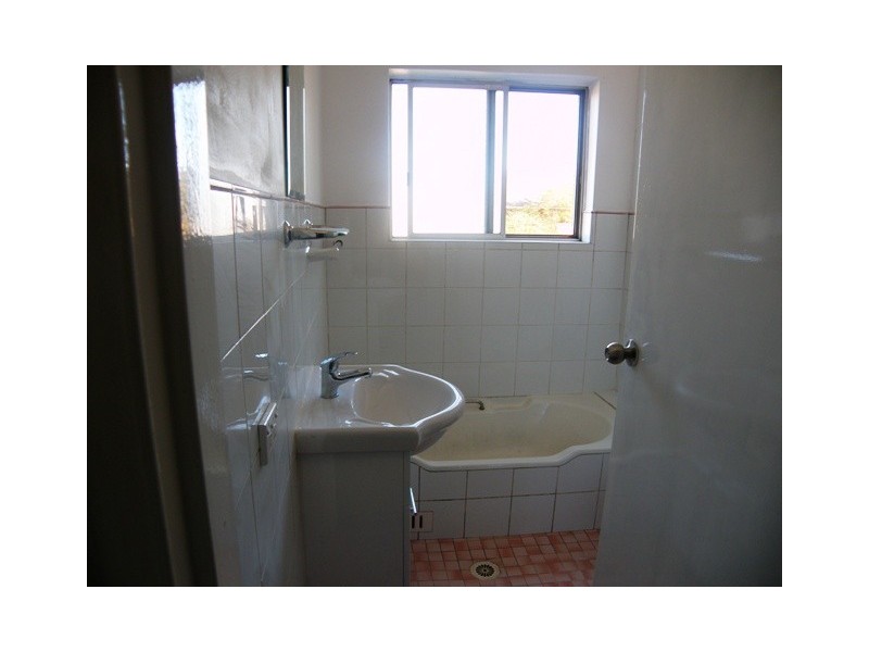 2/12-14 Wigram Street, Harris Park NSW 2150