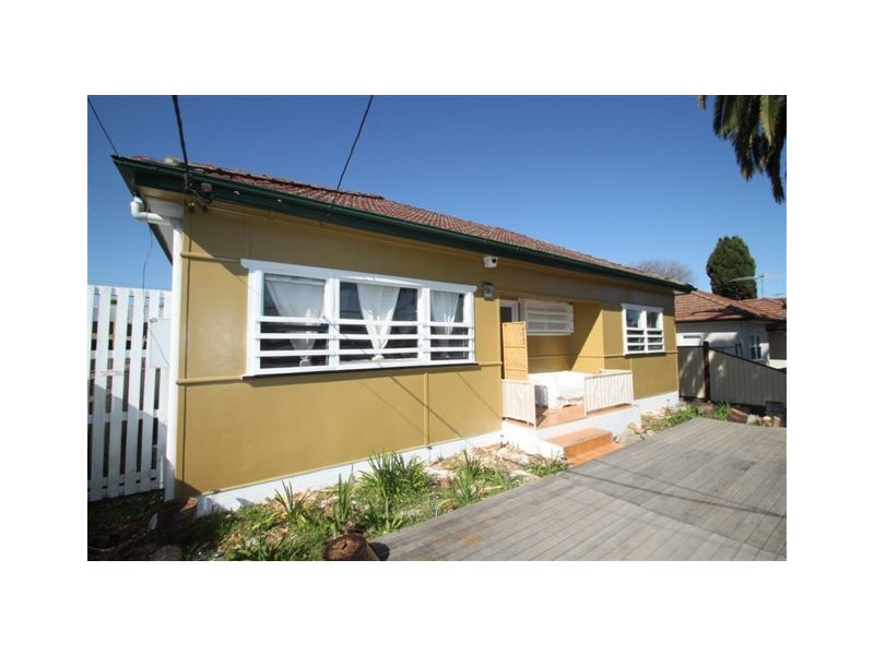 77 Whitaker Street, Old Guildford NSW 2161