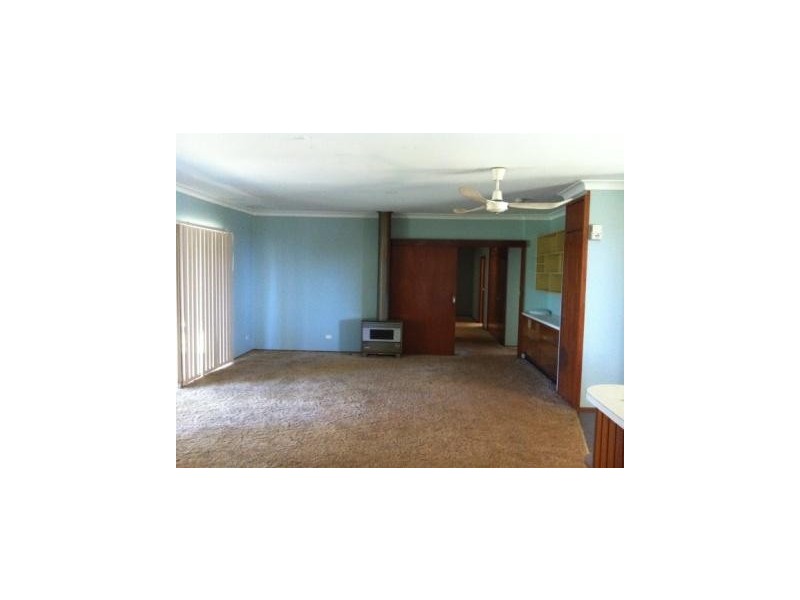 25 Sixth Avenue, West Hoxton NSW 2171