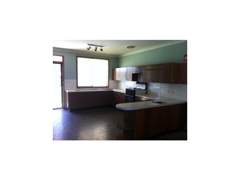 25 Sixth Avenue, West Hoxton NSW 2171