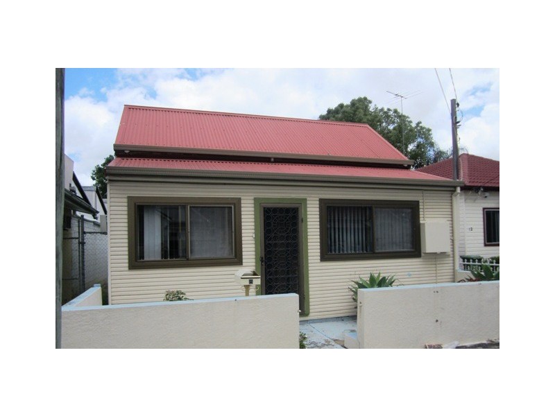 8 Ritchie Street, Rosehill NSW 2142