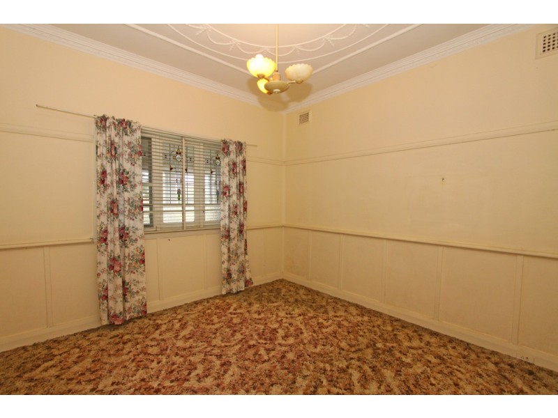 4 Nowra Street, Merrylands NSW 2160