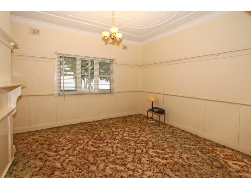 4 Nowra Street, Merrylands NSW 2160