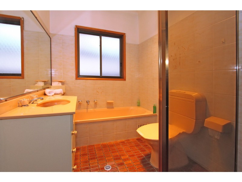 2 Lowana Avenue, Merrylands NSW 2160